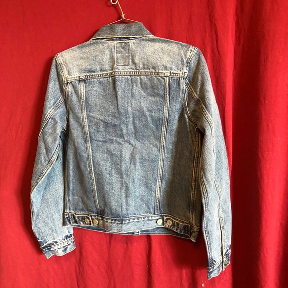 GAP WOMANS DENIM JEAN JACKET SIZE SMALL NEW WITH TAGS - Picture 9 of 11